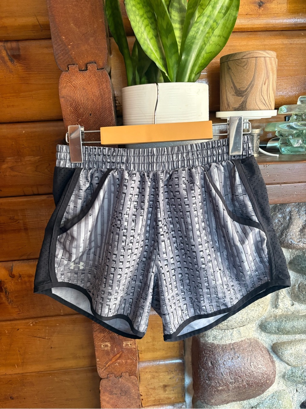 Under Armour Grey Printed Perforated Running Shorts size small